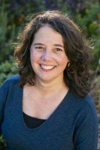 Portrait photo of Siri Carpenter by Beth Skogen 